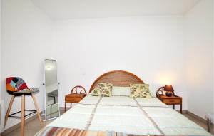 Posteľ alebo postele v izbe v ubytovaní Cozy Apartment In Canet En Roussillon