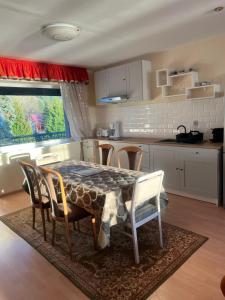 Kuchyň nebo kuchyňský kout v ubytování Willa Wicko - Międzyzdroje - apartamenty z aneksem - widok na Zalew Szczeciński + 37 fotografií