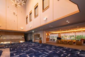Seating area sa KKR Numazu Hamayu