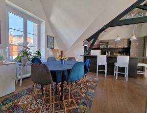 Kuchnia lub aneks kuchenny w obiekcie Le Coligny, Appt 100m mer et parking