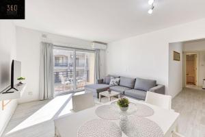 Χώρος καθιστικού στο Beautiful & Modern 2BR Apartment in San Gwann by 360 Estates