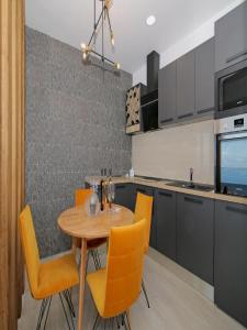 Kuchyň nebo kuchyňský kout v ubytování Luxury Amarin Apartment