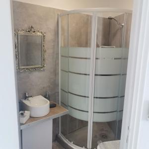 A bathroom at Seafront Aegean Νest