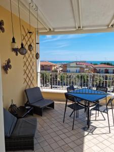 A balcony or terrace at CASA FLAN