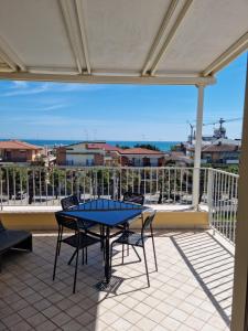 A balcony or terrace at CASA FLAN