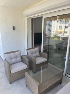 Zdjęcie z galerii obiektu Marbella Playa Real with sea view w Marbelli