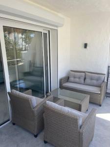Zdjęcie z galerii obiektu Marbella Playa Real with sea view w Marbelli