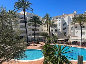 Zdjęcie z galerii obiektu Marbella Playa Real with sea view w Marbelli
