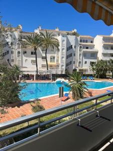 Zdjęcie z galerii obiektu Marbella Playa Real with sea view w Marbelli