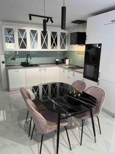 Zdjęcie z galerii obiektu Marbella Playa Real with sea view w Marbelli
