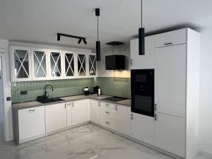 Zdjęcie z galerii obiektu Marbella Playa Real with sea view w Marbelli