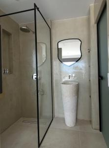Bathroom sa Skiathea Villas