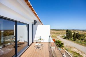 Imagen de la galería de Margarida Sun House Ocean View, en Raposeira 22 fotos más