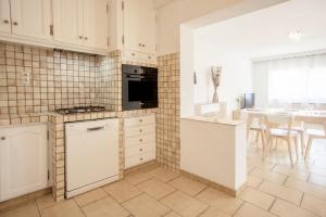Kuchnia lub aneks kuchenny w obiekcie Location La Londe