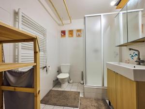 Kúpeľňa v ubytovaní Apartment Harrachov 141 by Interhome