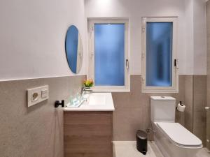 Koupelna v ubytování Costa Getaria - Iberorent Apartments + 20 fotografií