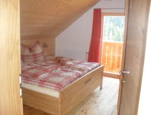 Postel nebo postele na pokoji v ubytování Bio-Bergbauernhof Möslhof