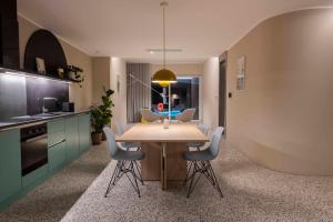 Cucina o angolo cottura di Gozo Harbour Views, Mgarr Heights
