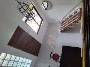 Gambar di galeri bagi Tiny House Loft Style di Digos