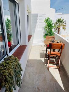 Uma varanda ou terraço em Apartamentos Dulcemar Frente al Mar con zona SPA