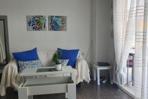 Posedenie v ubytovaní Fully-equipped, ideal beach-front apartment