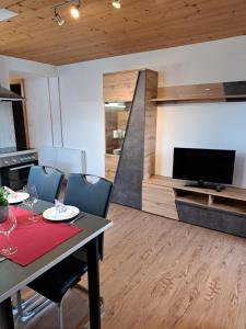 Zdjęcie z galerii obiektu Haus Regina w mieście Strobl