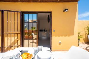 Zdjęcie z galerii obiektu MEDANO4YOU White Dream Penthouse w mieście El Médano