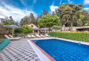 The swimming pool at or close to Villa Rafaela