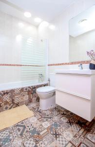 A bathroom at Villa Tropical Private Pool Capellania By Holidays Home Még 20 kép