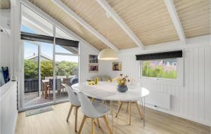 Fotografie z fotogalerie ubytování Three-Bedroom Holiday Home Harboøre With A Fireplace 06 v destinaci Harboør