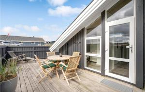 Balkón nebo terasa v ubytování Three-Bedroom Holiday Home Harboøre With A Fireplace 06