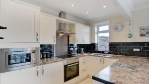 Gallery image of Lighthouse View in The Mumbles