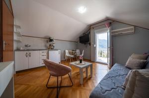 Dapur atau dapur kecil di Apartment with sea view