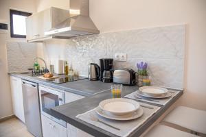 Gallery image of Costas apartments in Mesongi