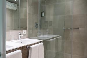 Koupelna v ubytování El Tarter THE MIRROR & SPA luxury apartments + 37 fotografií