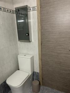 Um banheiro em El Naranjo, REATE LSS00277