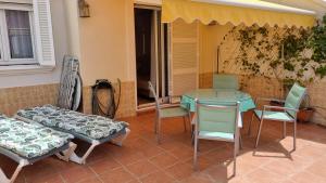 Ein Sitzbereich in der Unterkunft casa luxury 2 nudista
