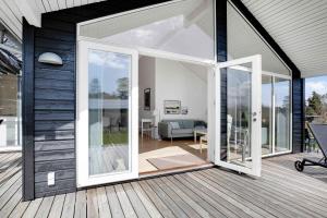 Fotografie z fotogalerie ubytování New Holiday Home In Scenic North Zealand v destinaci Vejby