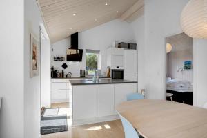 Fotografie z fotogalerie ubytování New Holiday Home In Scenic North Zealand v destinaci Vejby