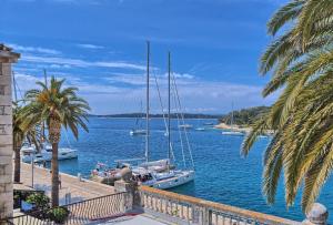 Φωτογραφία από το άλμπουμ του Couple's Getaway in the Center of Hvar w/Sea View στο Χβαρ