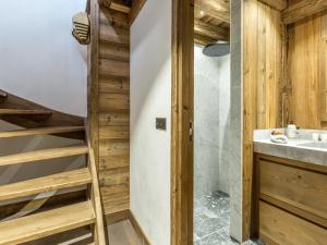 a bathroom with a shower and a sink at Appartement Val-d'Isère, 5 pièces, 10 personnes - FR-1-694-87 in Val-d'Isère