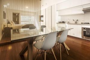 A cozinha ou cozinha compacta de Las Mimosas by Wynwood House