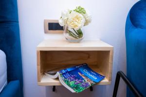 Η βιβλιοθήκη του διαμερίσματος