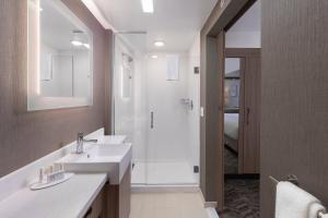 Ванная комната в SpringHill Suites by Marriott Amelia Island