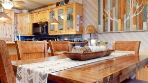 Η κουζίνα ή μικρή κουζίνα στο Aspen Creek #227 condo