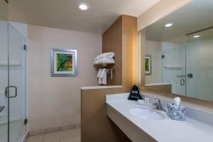 Kylpyhuone majoituspaikassa Fairfield Inn & Suites by Marriott Corpus Christi Aransas Pass