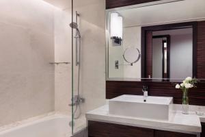 Ванна кімната в Hong Kong SkyCity Marriott Hotel