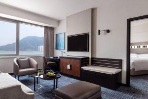 Телевізор і / або розважальний центр в Hong Kong SkyCity Marriott Hotel