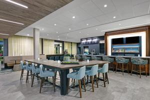 Restaurace v ubytování Courtyard by Marriott Hamilton