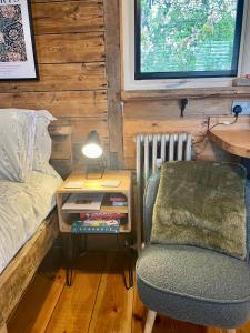 Posezení v ubytování Skipbridge Farm Glamping
